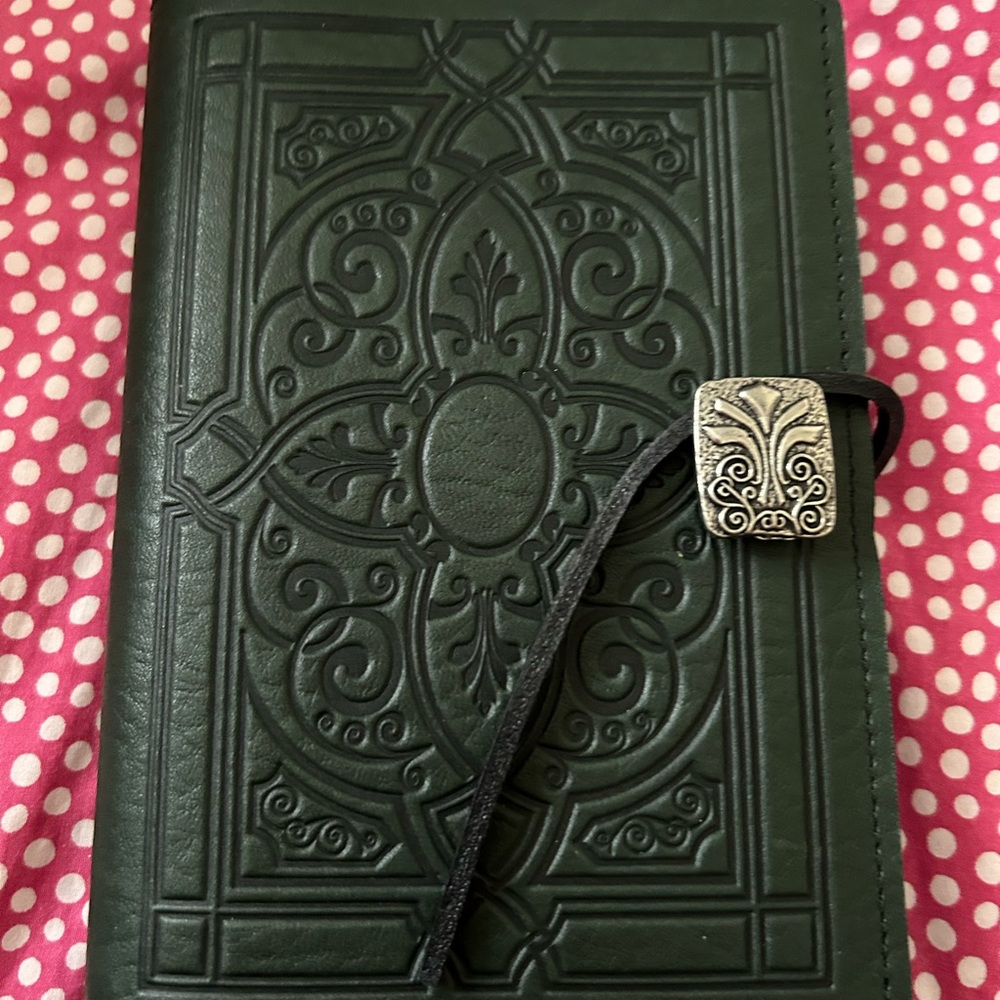 Oberon designs Leather Journal Cover dark green. Notebook included